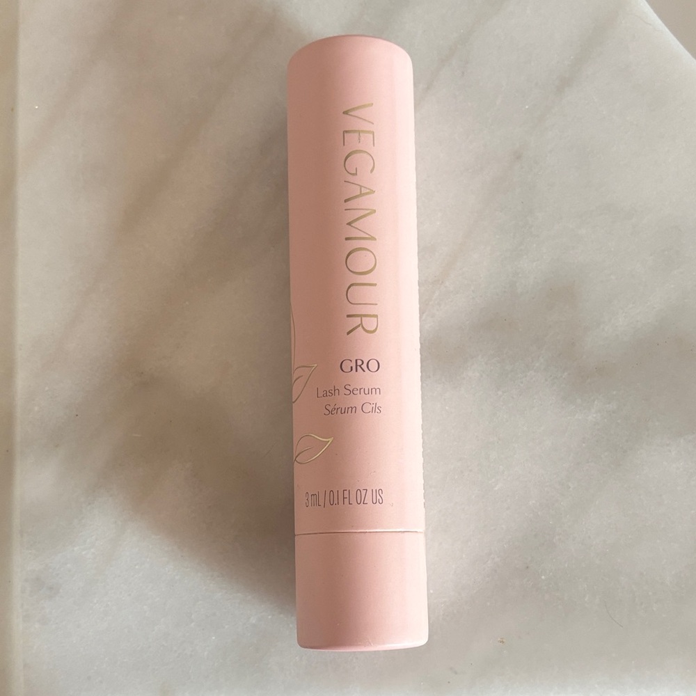 BNWT Vegamout Lash Serum
